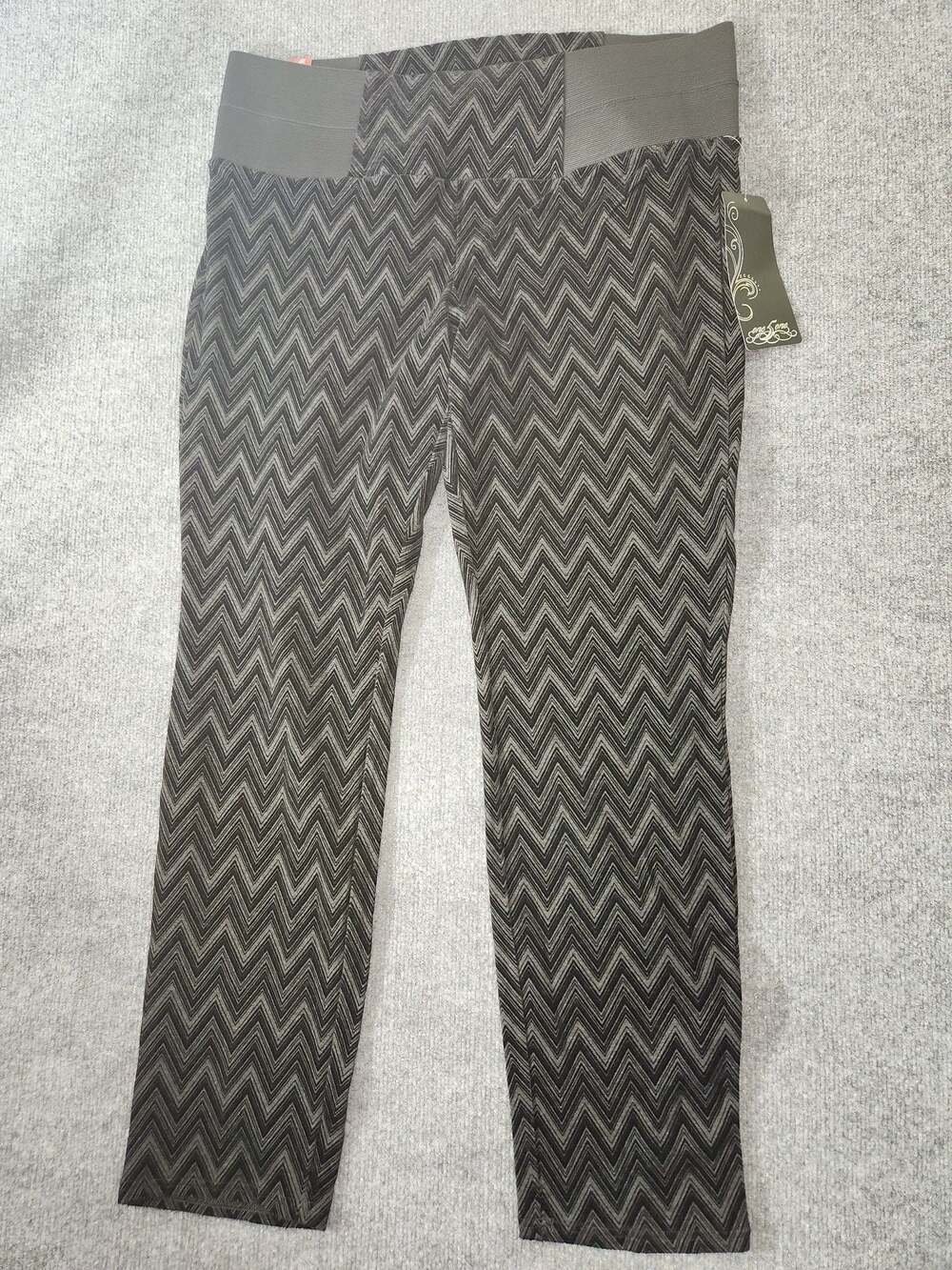 NWT Womens One 5 One Strech Pants Brown Velvet Size Small